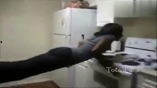 白菜的白搞笑视频,笑料横生，白菜白演绎爆笑日常